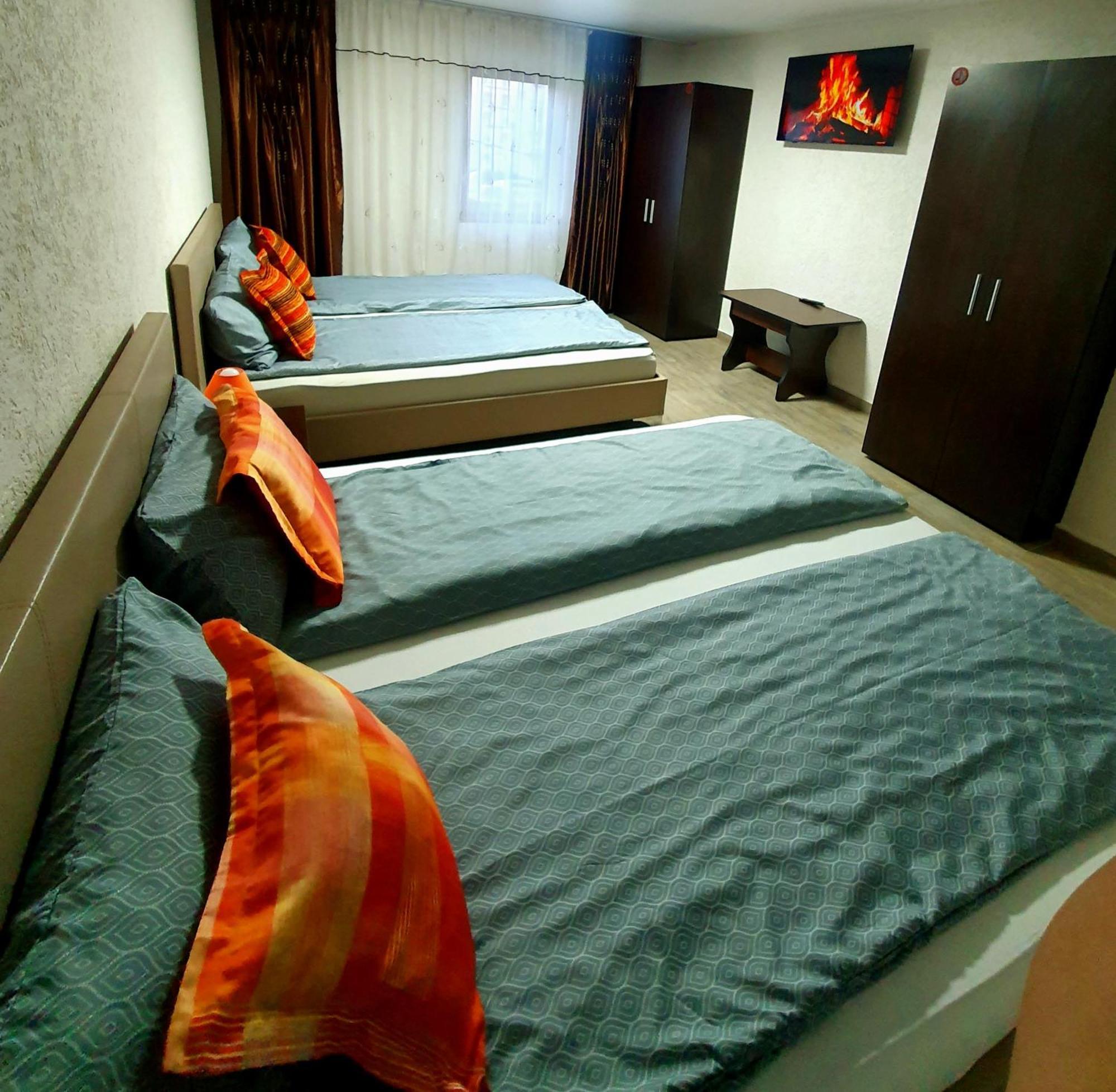 Apartament Lupeni Lupeni  エクステリア 写真